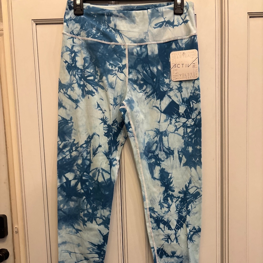 Active Leggings - Size Large